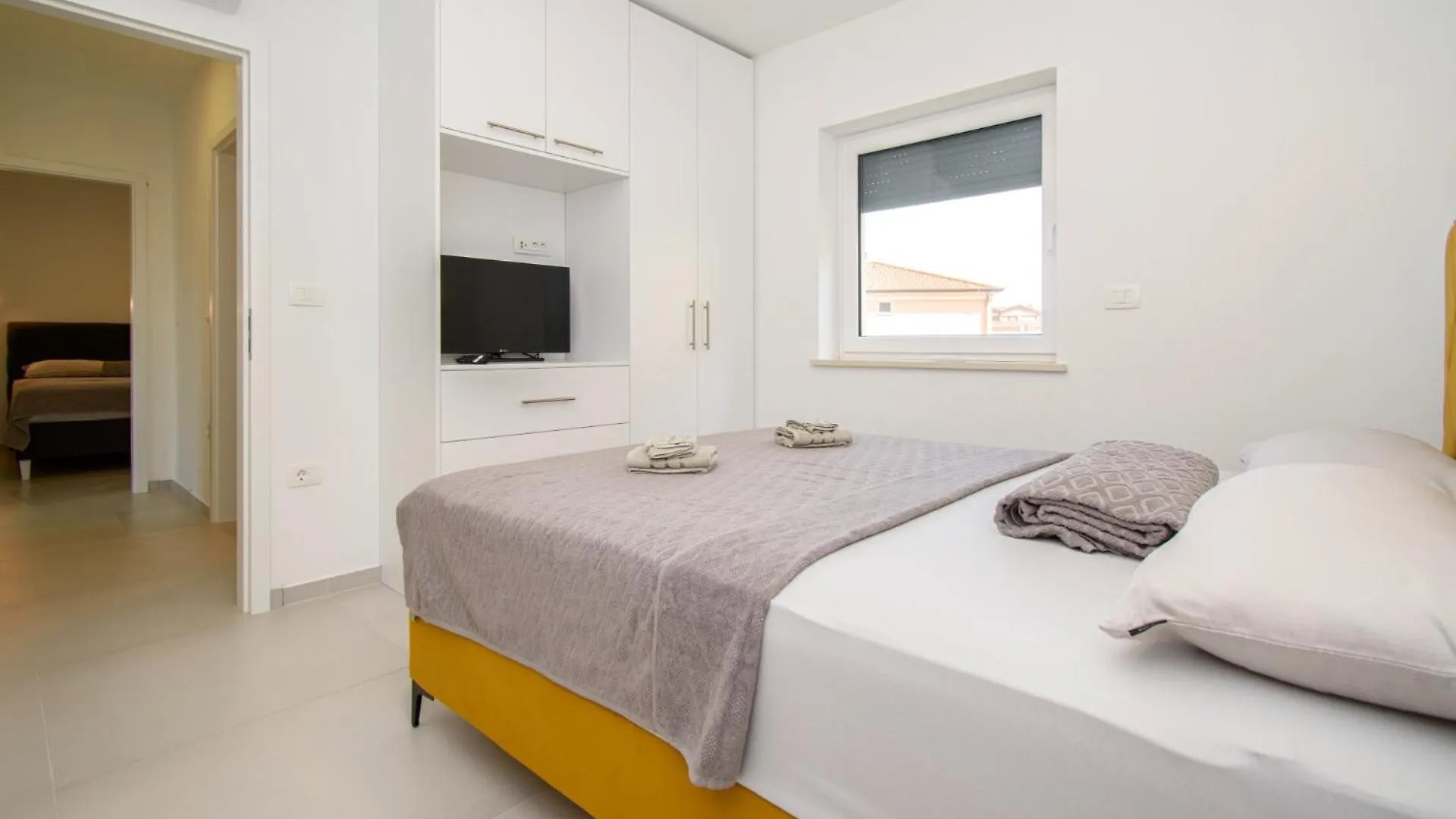Modern Apartment Alisa With A Sea View Liznjan