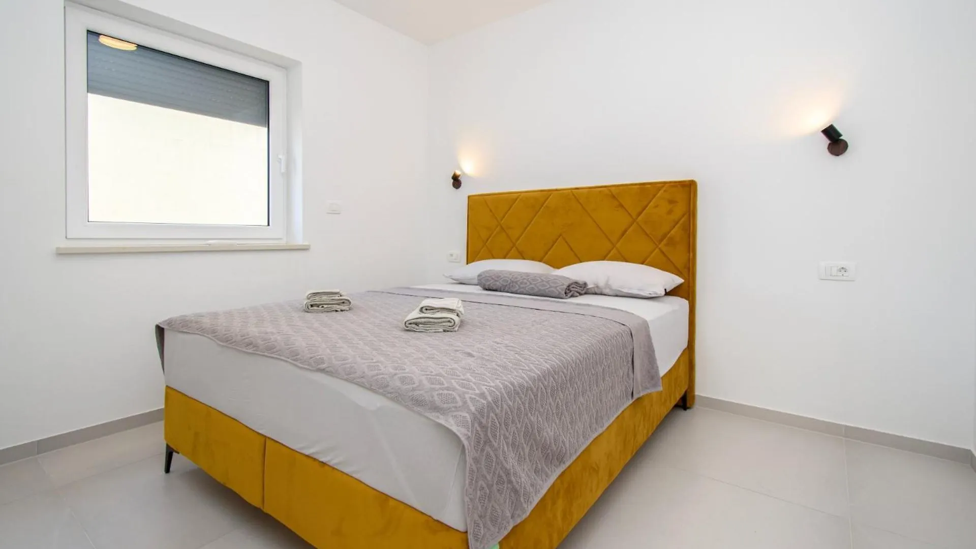 Modern Apartment Alisa With A Sea View Liznjan Croatia
