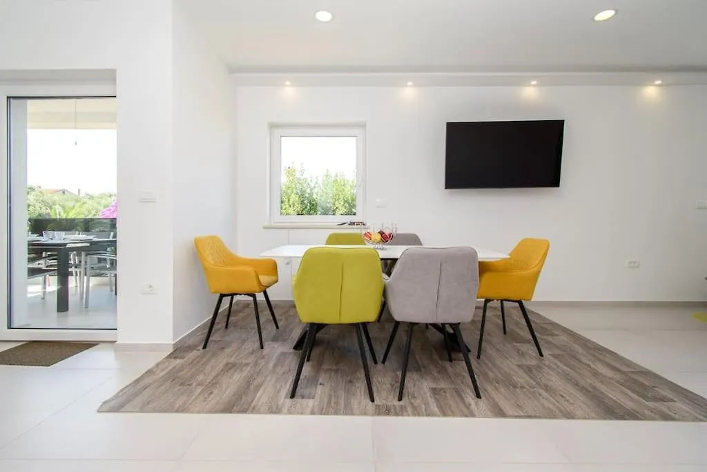 Modern Apartment Alisa With A Sea View Liznjan Croatia
